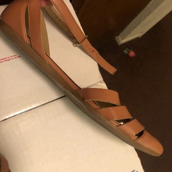 Tan sandals by Andrea 6.5 flats used condition - Picture 10 of 15